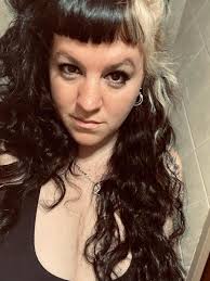 Estuvimos en el Parque Saavedra con Julieta , la dueña de la Pochi Vegana ,  la mini pig que es furor entre las mascotas del lugar y nos cuenta todo  sobre esta