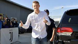 Kleid · klei · kleiden · kleidsam · kleidung · beinkleid. Matthijs De Ligt Wechselt Von Ajax Amsterdam Zu Juventus Turin Fussball International Sport Bild