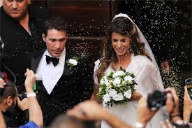 Sfoglia la gallery e lasciati ispirare dagli abiti da sposa più belli degli ultimi anni. L Abito Da Sposa Di Elisabetta Canalis E I Look Dei Vip Al Matrimonio Foto Stylosophy