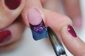 Sin duda, el color rojo es perfecto para cualquier ocasión especial. Unas Acrilicas Como Aplicar Bezzia