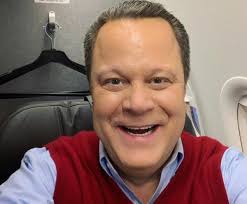 Is QVC host David Venable gay? Is he married to a wife? Children? His wiki,  bio, net worth, height.