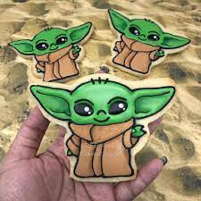 You Know I Was Just Thinking About How To Make Baby Yoda Cookies For Christmas And It S Like Facebook Heard What I Was Star Wars Cookies Cute Cookies Yoda Cake