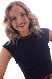 Courtney Rivers's Instagram, Twitter & Facebook