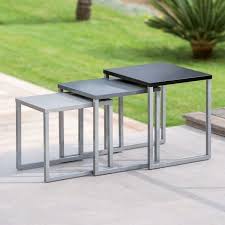 Très appréciée en décoration, la table d'appoint design permet d'apporter une touche cosy ou créative à votre intérieur. Lot De 3 Tables D Appoint Gigogne Manaus Gris Amenagement D Exterieur Eminza