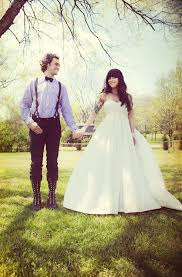 20 Tattooed Brides With Modern Style Brides With Tattoos Groom Looks Wedding Dresses
