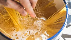 Aug 09, 2017 · when it comes to salting pasta water, then, for every 4 quarts (or gallon) of water, go with 2 tbsp. How Much Salt Should You Add To Pasta Water
