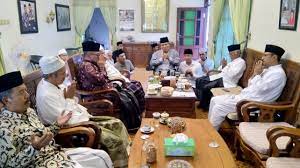 Kiai Ploso Lirboyo Prihatin Munculnya Fatwa Fardlu Ain Memilih Khofifah Suara Surabaya