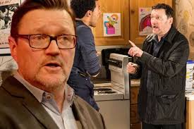 Coronation Street star Ian Puleston-Davies reveals OCD battle as he  campaigns for Labour