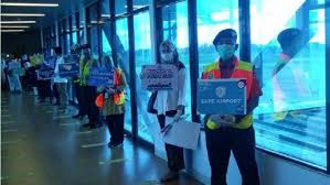 Bandara Minangkabau Belum Berlakukan Wajib Rapid Test Antigen Bagi Penumpang Bagian 1