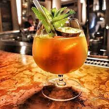 Viene infine filtrato per far scolorire la bevanda. Rum Bianco E Mango La Base Di Questo Cocktail Estivo E Rinfrescante Photo De Collegio Cucina Vini Liquori Rome Tripadvisor