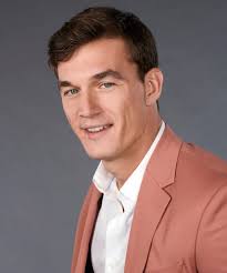 claire (@ClaireAlling)