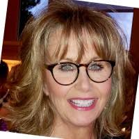 Julie Evatt's Instagram, Twitter & Facebook