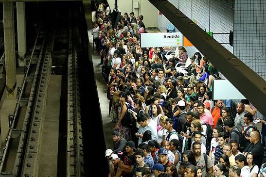 Brasília aumenta metrô para R$ 5; outras capitais também terão reajuste - 30/12/2016 - Cotidiano - Folha de S.Paulo