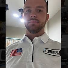 Who is a good locksmith in Gardner that cuts car keys?