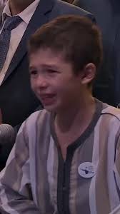 A young brother kissed the stone alhamdulillah #islam #muslim #mecca