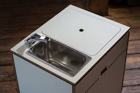 Bullifaktur Camper Ausbau Wohnmobilkuche Mikrokuche Minikuche Micro Kitchen Kuchenmodul Kompaktkuche In 2020 Kompakte Kuche Camper Campingbus Ausbau