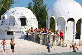 Helping people change their home look. Stunning Places On Earth Dome Houses Naples Fl Endroits Abandonnes Floride Maison En Dome