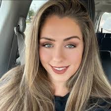 Madeline Brooks's Instagram, Twitter & Facebook