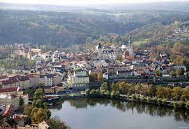 Die stadt tábor gehört dank ihrer langen geschichte, ihrer architektonischen sehenswürdigkeiten und der interessanten lage zu den touristisch sehr attraktiven orten in der tschechischen republik. Uber Tabor Tabor