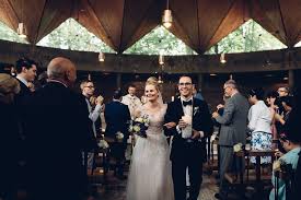 Und ich liebe es glückliche, lebenslustige menschen an ihrem schönstem tag, dem hochzeitstag, fotografisch zu begleiten. Hochzeitsfeier Botanischer Garten Hochzeitsfotograf Familienfotograf Munchen Augsburg