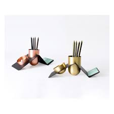 Blank Kalemlik Ve Masaustu Duzenleyici Sizin Favoriniz Hangisi Pirinc Mi Bakir Mi Kitboxdesign Office Stationary De 2020 Duzenleyiciler Bakir Deri