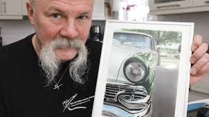 Det är med luftpensel Kurta helst uttrycker sig