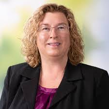 Kelly Wroten's Instagram, Twitter & Facebook