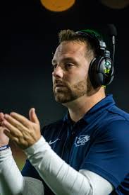 Prep football: Undefeated Panthers edge Mavs, 44-38