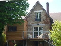 Extension En Bois D Une Meuliere Et Terrasse A Vaires Sur Marne Une Realisation De Cabanes Et Chazottes Architecte En 2020 Extension Bois Architecte Extension Maison
