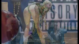 Miley Cyrus get it Right: Celebrity Porn