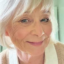 What are good vacation resorts in Colorado for a family with snowmobiling  and hot tub facilities?