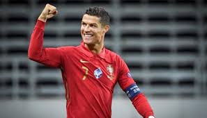 ساعد البرتغال للوصول إلى نهائي كأس الأمم الأوروبية 2004 على أرضه والدور قبل النهائي لنهائيات كأس العالم 2006. Ù…Ø¯Ø±Ø¨ Ø§Ù„Ø¨Ø±ØªØºØ§Ù„ ÙŠØ­Ø°Ø± Ù„Ø§Ø¹Ø¨ÙŠÙ‡ Ù…Ù† Ù…Ø³Ø§Ø¹Ø¯Ø© ÙƒØ±ÙŠØ³ØªÙŠØ§Ù†Ùˆ Ø±ÙˆÙ†Ø§Ù„Ø¯Ùˆ