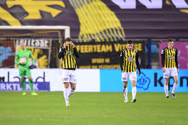 Ado den haag az alkmaar ajax amsterdam fc emmen fc groningen fc twente fc utrecht feyenoord rotterdam fortuna sittard heerenveen heracles almelo pec zwolle psv. Vitesse Getergd Naar Enschede Er Staat Een Rekening Open Met Fc Twente Foto Gelderlander Nl