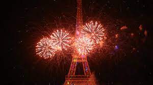 Un spectacle pyrotechnique de quelque trente minutes, éclairant le ciel de paris et la tour eiffel a été offert au public. Paris Un Concert Et Un Feu D Artifice Gratuits A La Tour Eiffel Pour Le 14 Juillet Cnews