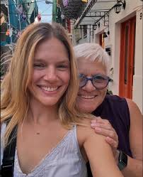 Fans Can't Get Over How Much Chicago P.D.'s Tracy Spiridakos Looks Like Her  Mom (Full information 👇 💬)