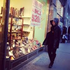 Shila amzah akhirnya bertunang, inilah pilihan hati yang juga bakal suaminya nanti! Gambar Shila Amzah Di New York Lulu Pages Artis