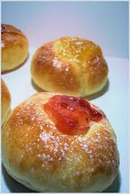 L Histoire Du Kolache C Est Un Peu Le Reve Americain D Une Brioche Simple Patisserie Traditionnelle D Origine Tcheque Au Brioche Cuisine Tcheque Patisserie
