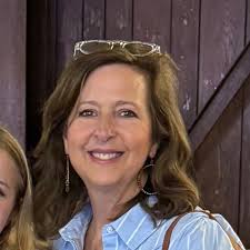 How long does the December graduation ceremony typically last?