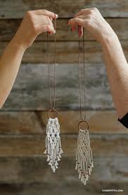 40 awesome diy macrame projects. 33 Beginner Diy Macrame Craft Project Ideas That Are Easy And Fun