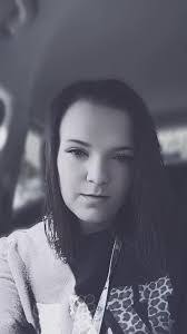 Daisy Mansfield's Instagram, Twitter & Facebook