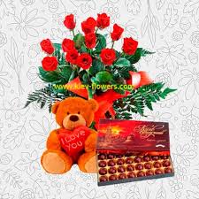 Flower is a symbol of love and purity, the fragrances of fresh & beautiful flower can make your partners whole day special and beautiful. Send Valentine S Day Gift With Roses Soft Toy And Chocolates To Ukraine We Deliver Valentine S Gifts In Dnipro Kiev Sumy And All Cities Of Ukraine