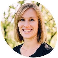 Sandra Kessinger's Instagram, Twitter & Facebook