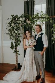 Elope In New Orleans The Ultimate 2021 Guide To New Orleans Elopement Packages Elopement Dress Long Elopement Dress Bohemian Elopement Dress