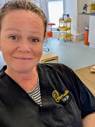 𝗜𝗡𝗩𝗘𝗦𝗧 𝗜𝗡 𝗬𝗢𝗨𝗥𝗦𝗘𝗟𝗙 𝗔𝗡𝗗 𝗬𝗢𝗨𝗥 𝗣𝗥𝗢𝗙𝗘𝗦𝗦𝗜𝗢𝗡  👩‍⚕️ 𝑾𝒉𝒚 𝒔𝒆𝒕𝒕𝒍𝒆 𝒇𝒐𝒓 𝒐𝒓𝒅𝒊𝒏𝒂𝒓𝒚 𝒘𝒉𝒆𝒏 𝒚𝒐𝒖 𝒄𝒂𝒏  𝒉𝒂𝒗𝒆 𝒆𝒙𝒕𝒓𝒂𝒐𝒓𝒅𝒊𝒏𝒂𝒓𝒚? ✨👚 Elevate your professional look  with our made-to-order scrub ...