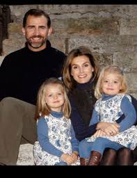 Felipe, letizia, leonor, sofia on mallorca. La Infanta Sofia Una Nina Timida Y Curiosa Infantas Leonor Y Sofia Infanta Sofia Reina Letizia