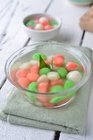 Banyak cara agar tubuh tetap sehat, diantaranya dengan mengkonsumsi makanan hijau dan banyak meminum air. Rasa Dah Dekat Tahun Baru Cina Ni Kuih Bebola Pulut Facebook