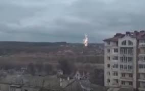 Высадившийся сегодня на аэродром гостомеля десант российских оккупационных войск полностью уничтожен вооруженными силами украины. Shdqirmr5le Em