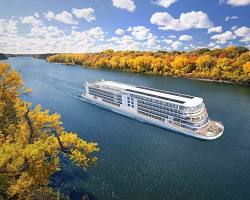 Image of Cruise ship on the Mississippi River