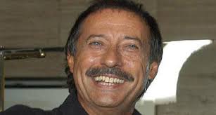 Shot repeatedly by a group of hitmen in ricardo darín 's home, when they mistake him for ricardo. Guillermo Francella On Twitter Http T Co Sjjgeyxkuc