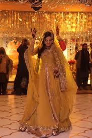 Fawad Khan S Sister At Her Mehndi Pakistani Wedding Dresses Modern Bridal Dress Asian Wedding Dress Pakistani